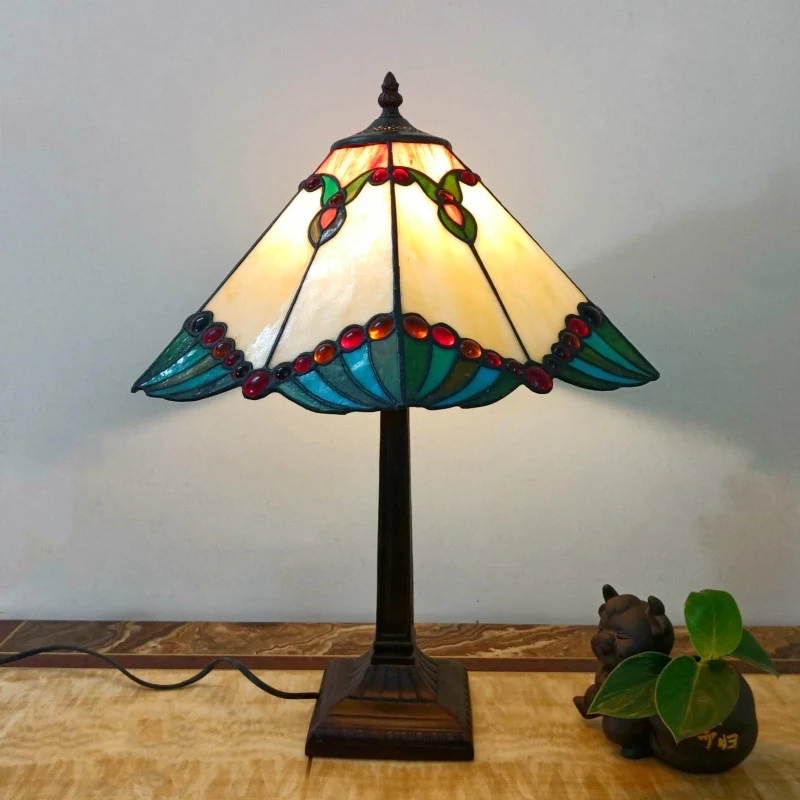 Traditional Tiffany Conical Square Glass Resin 1-Light Table Lamp For Living Room