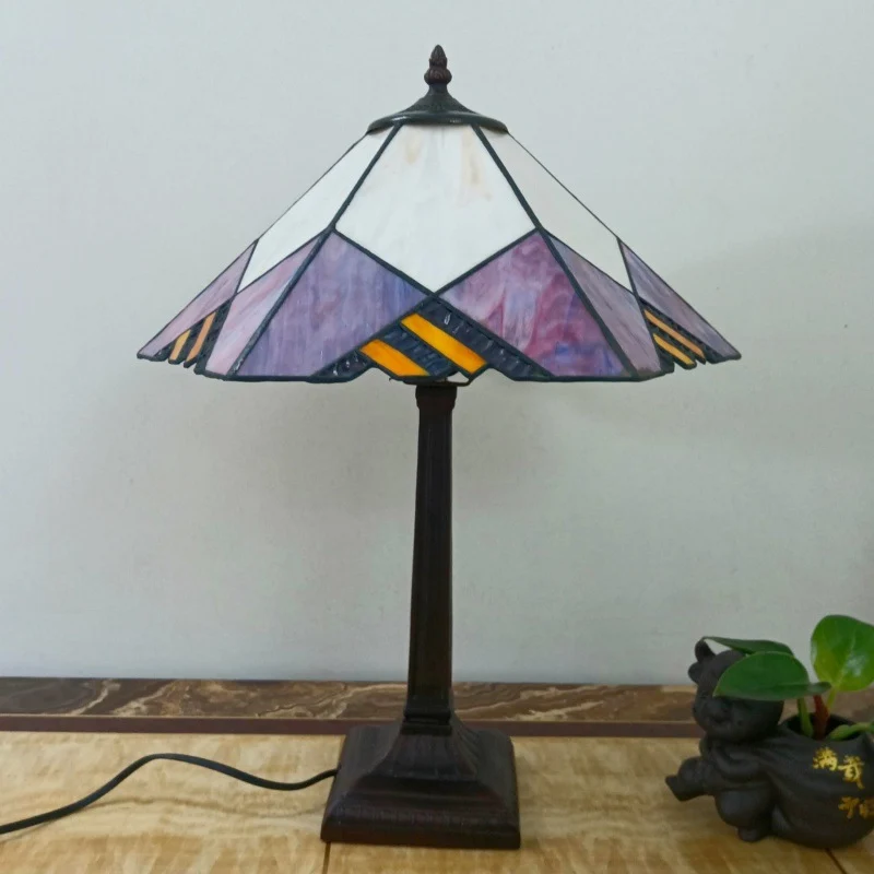 Traditional Tiffany Conical Square Glass Resin 1-Light Table Lamp For Living Room