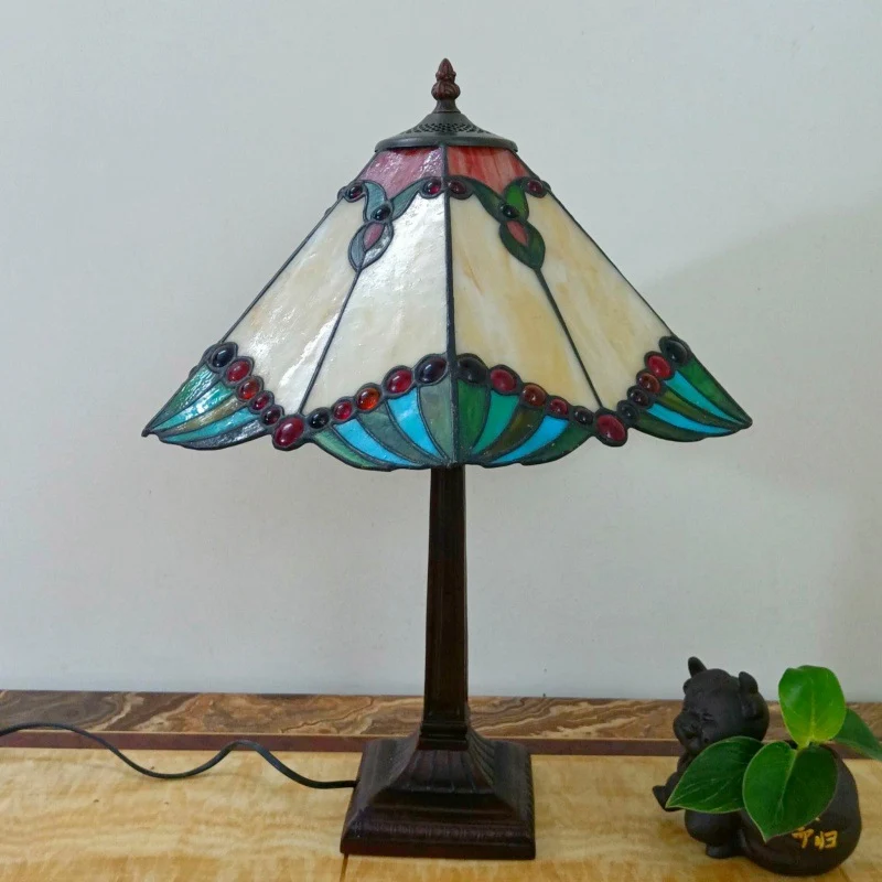 Traditional Tiffany Conical Square Glass Resin 1-Light Table Lamp For Living Room