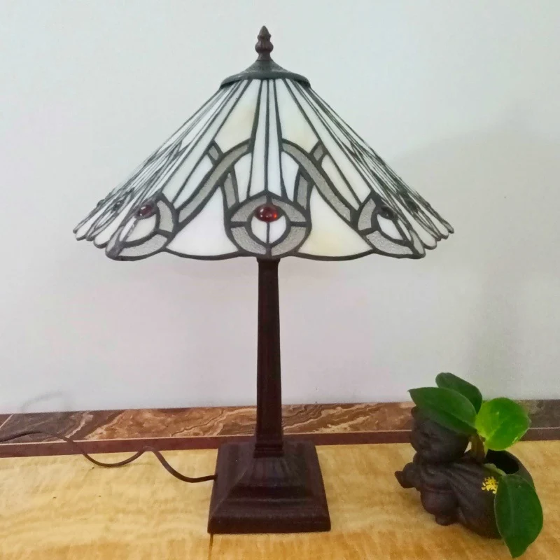 Traditional Tiffany Conical Square Glass Resin 1-Light Table Lamp For Living Room