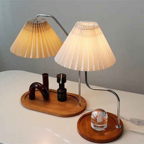Traditional Vintage Umbrella Round Pleated Fabric Wood USB 1-Light Table Lamp For Living Room