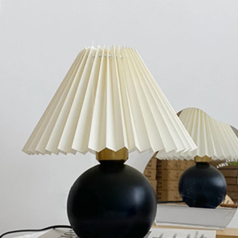 Traditional Vintage Round Sphere Rubberwood Cloth 1-Light Table Lamp For Bedroom