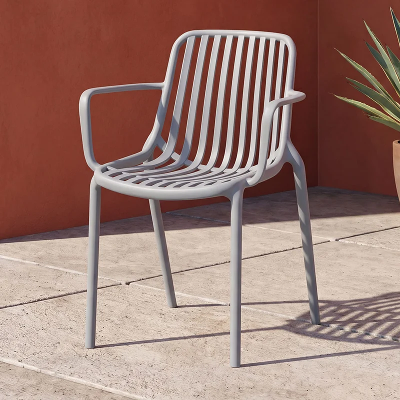 Silla Parma, Gris, con Espaldar en Rayas y Diseño Minimalista