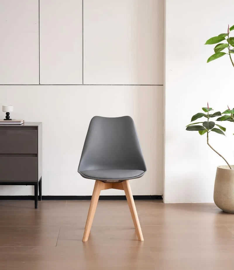 Silla Fyn, Gris Oscuro, Diseño Minimalista con Espaldar, Cojín y Patas de Madera