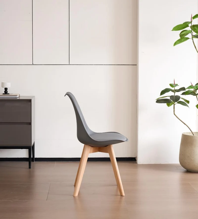 Silla Fyn, Gris Oscuro, Diseño Minimalista con Espaldar, Cojín y Patas de Madera