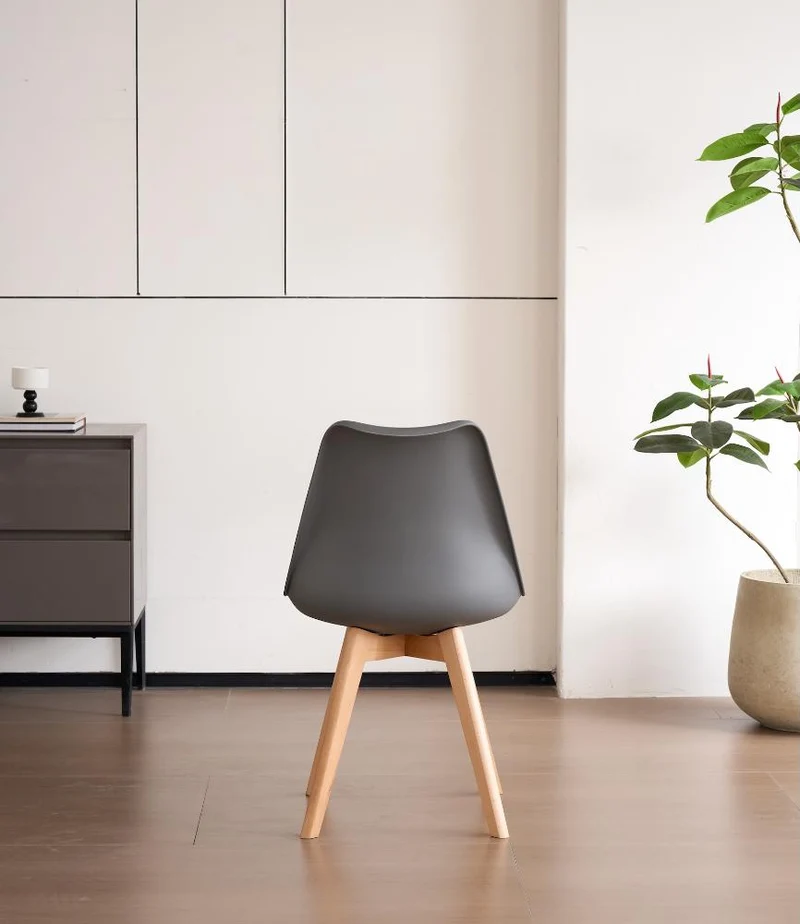 Silla Fyn, Gris Oscuro, Diseño Minimalista con Espaldar, Cojín y Patas de Madera