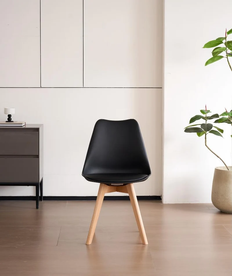 Silla Fyn, Negro, Diseño Minimalista con Espaldar, Cojín y Patas de Madera