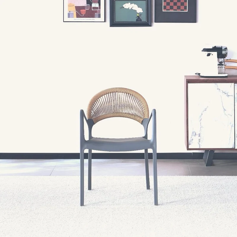Silla Daytona, Gris Oscuro y Café Claro, con Espaldar, Reposa Brazos y Diseño Minimalista