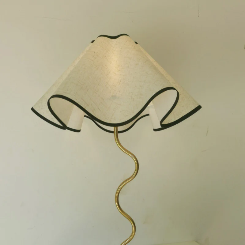 Traditional Vintage Umbrella Curved Long Disc Base Fabric Metal 1-Light Table Lamp For Bedroom
