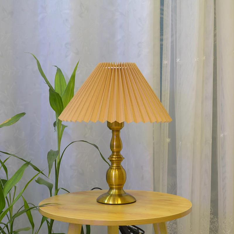 Traditional Vintage Umbrella Round Gourd Fabric Metal 1-Light Table Lamp For Living Room