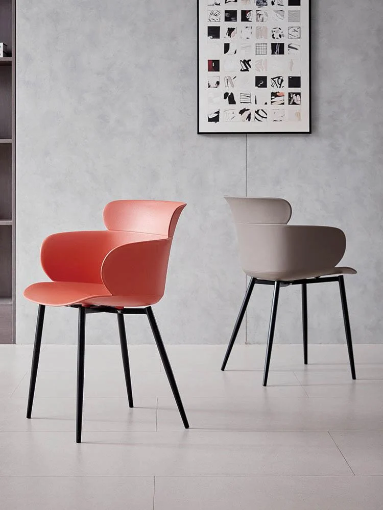 Silla Miami con Brazos, Color Taupe, con Espaldar y Diseño Moderno