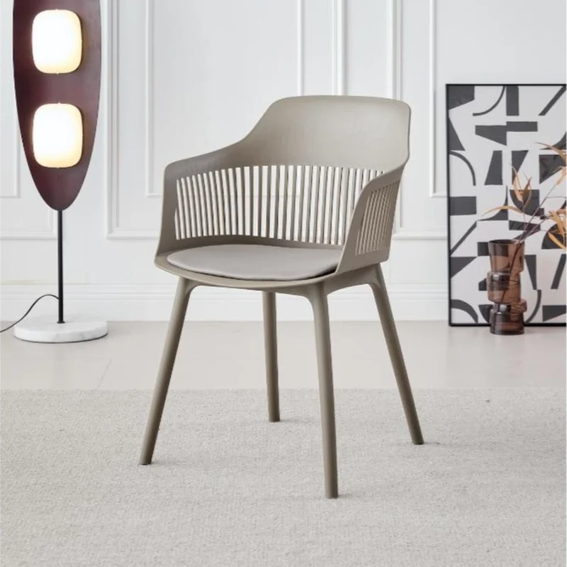 Silla con Cojín Max, Color Taupe, con Espaldar en Rejilla