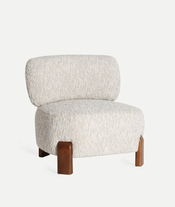ARMCHAIR comfort and natural elegance