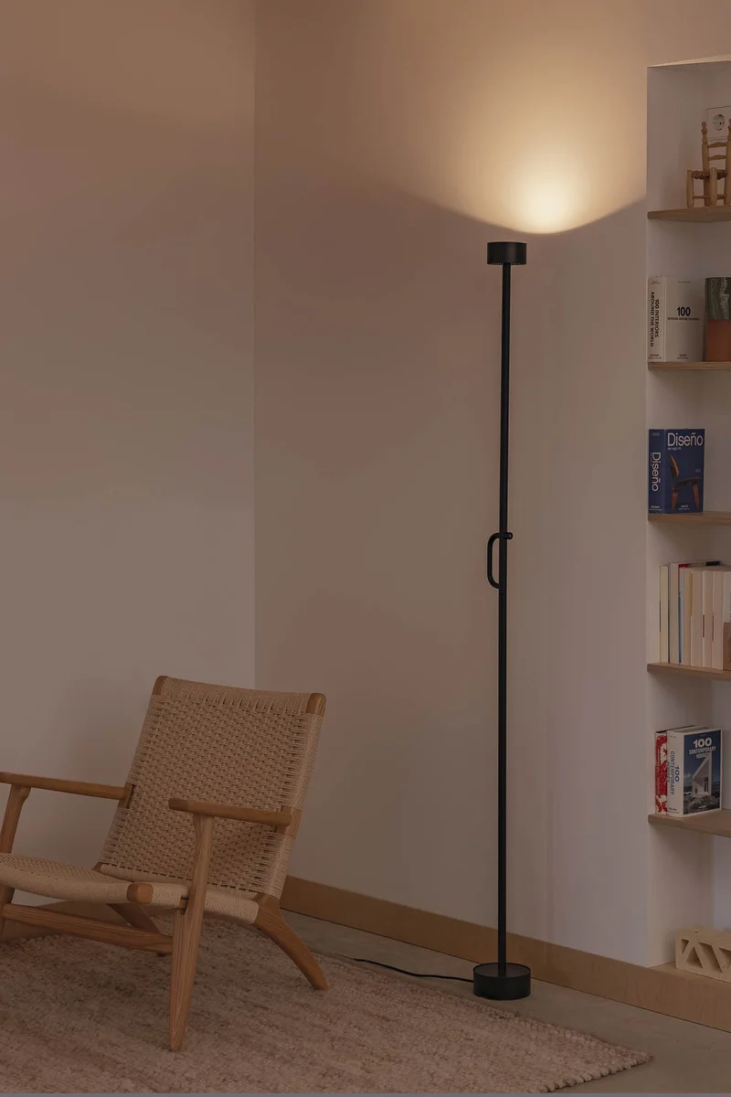 Satin black steel and aluminium floor lamp Ø17,5 x 184,8 cm