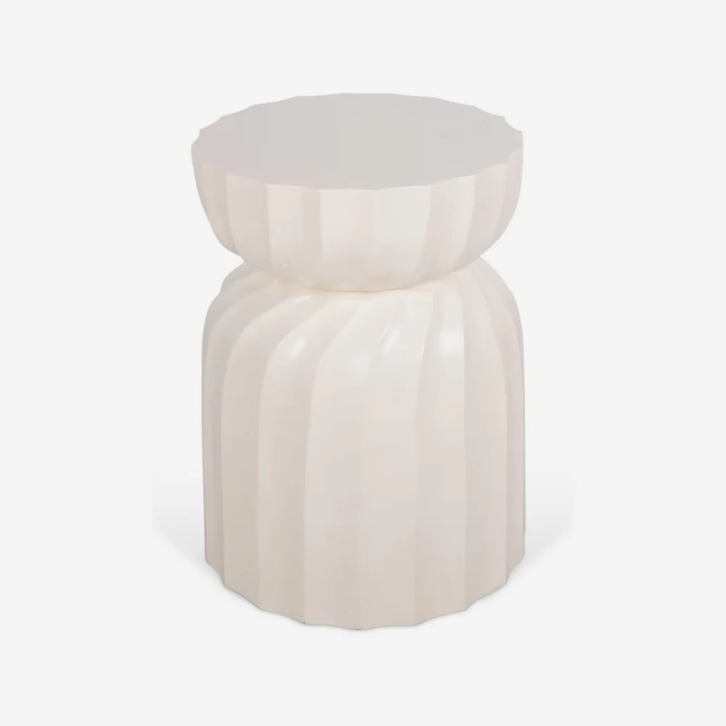 Round side table in white solid wood with fluted column, 40 x 55 cm