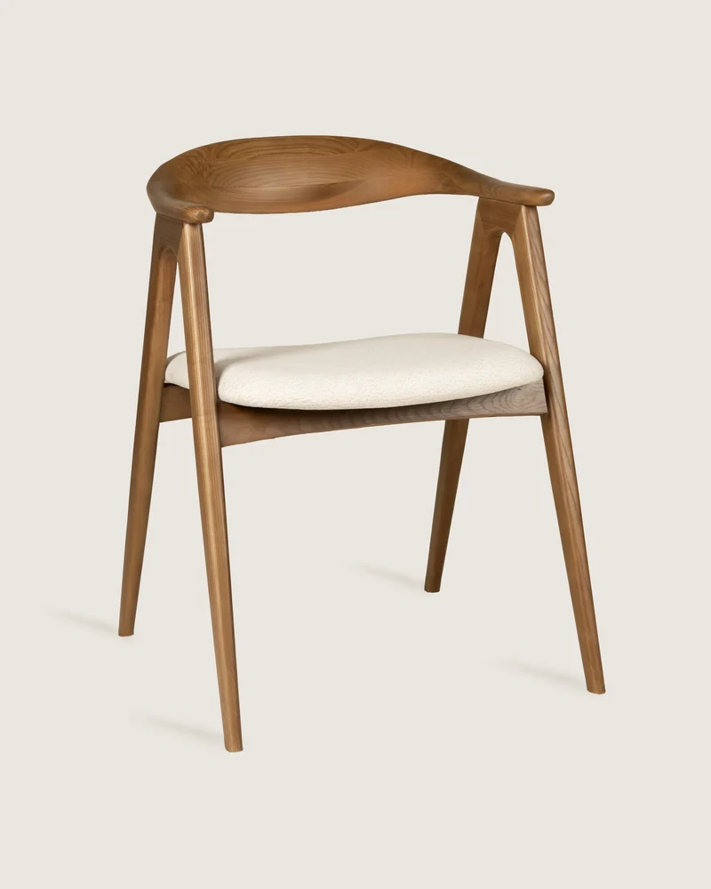Lyra chair in walnut