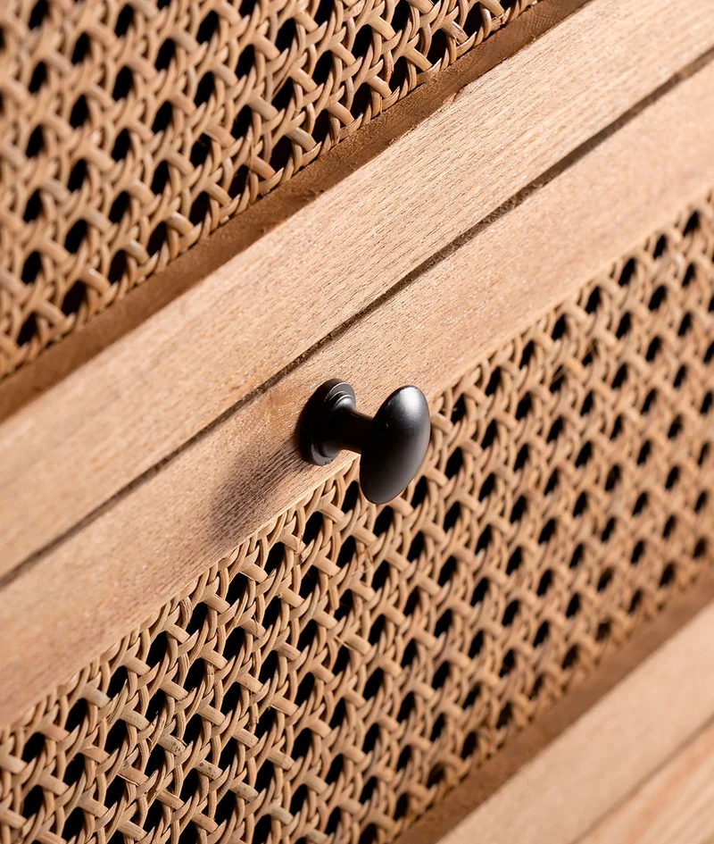 ZETEL chest of drawers with 4 drawers in rattan and black metal legs
