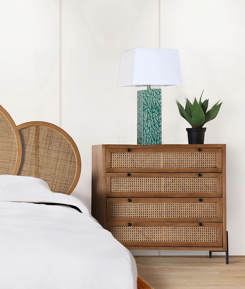 ZETEL chest of drawers with 4 drawers in rattan and black metal legs