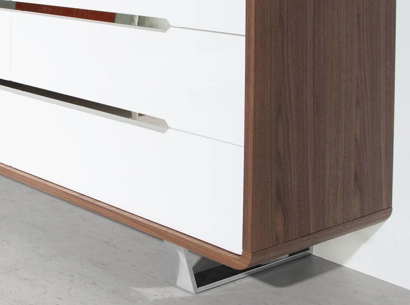 Chest of drawers in white, walnut and chrome-plated steel