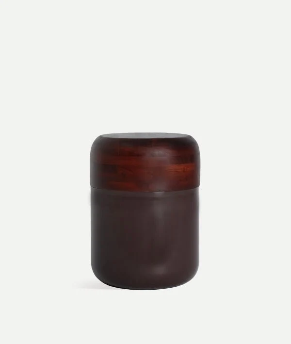 TAU SIDE TABLE: contrast of materials and compact functionality