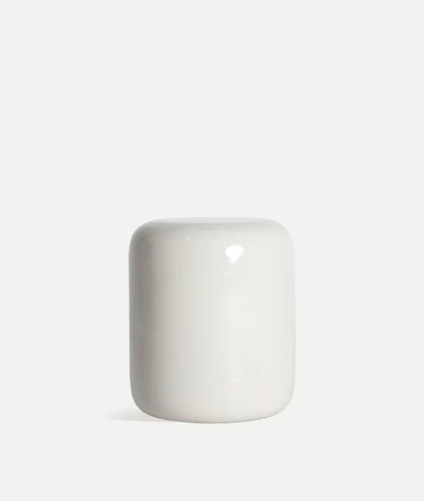 GREI SIDE TABLE minimalism and freshness in off-white