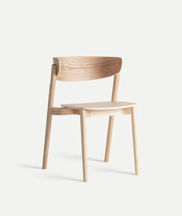 WIELER CHAIR Nordic elegance and balanced functionality