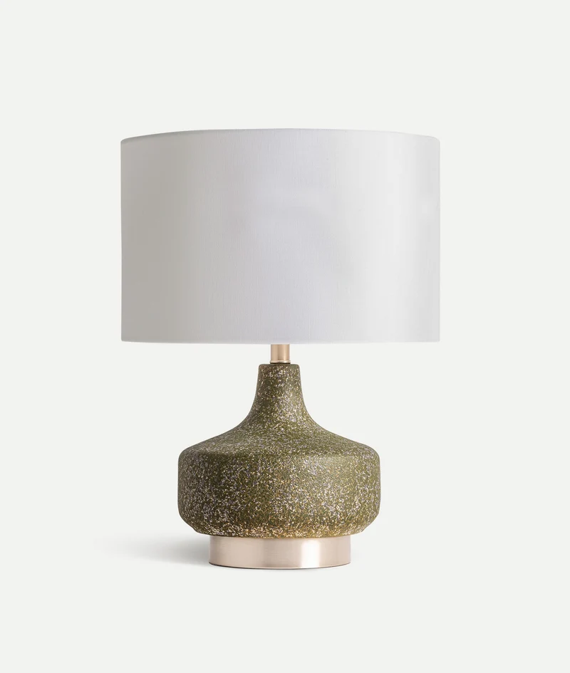 TABLE LAMP Warmth and style on your table