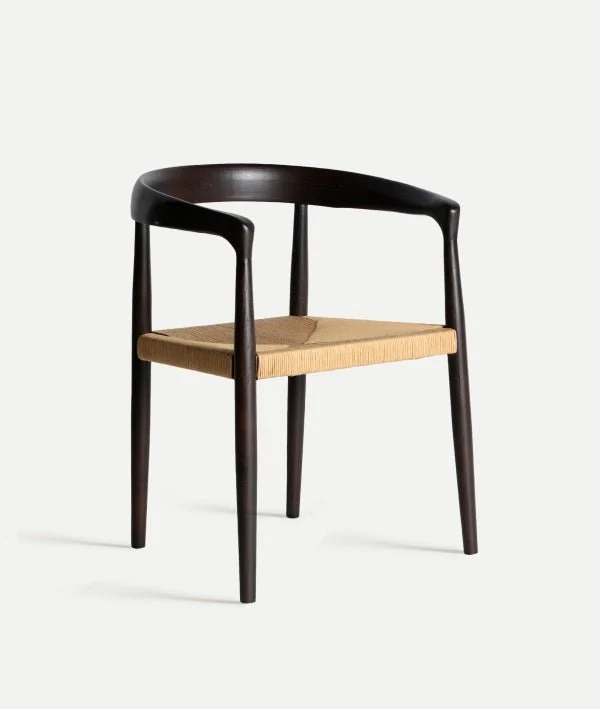 LEYNIE Chair – Natural Elegance with a Modern Touch
