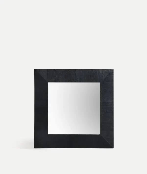 KILDE Square Mirror – Minimalist Elegance