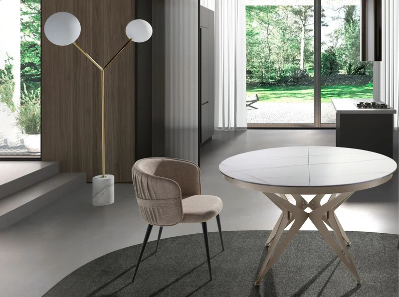 Floor lamp in white marble, gold-plated steel and white glass