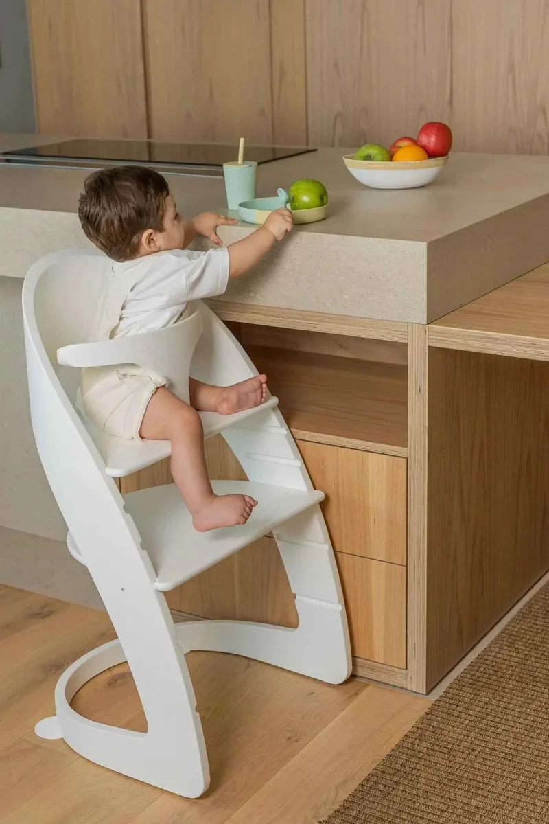 Sapling white evolutionary high chair